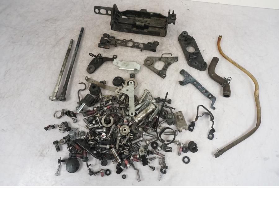 Framsidan på Skruv / Mutter etc från en Kawasaki ZX-10R -2008 motorcykel.