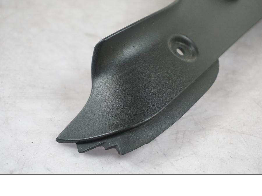 Höger sida på Blinkersfäste från en Triumph Tiger -2009 motorcykel.