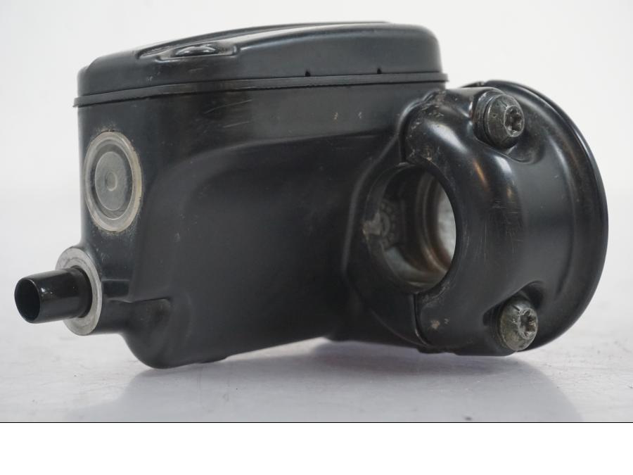 Extrabild2 på Bromshuvudcylinder från en H-D Street Glide FLHX -2012 motorcykel.