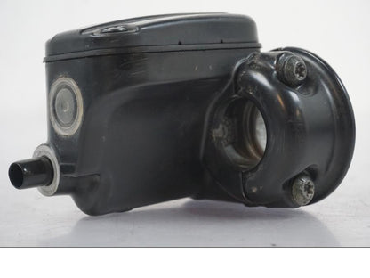 Extrabild2 på Bromshuvudcylinder från en H-D Street Glide FLHX -2012 motorcykel.