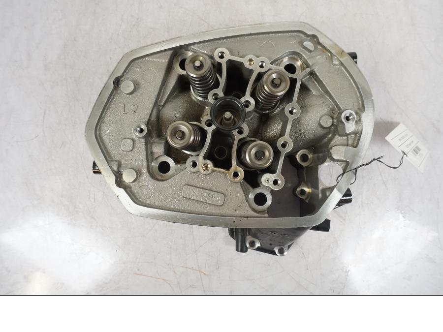 Baksidan på Topplock från en BMW R 1200 GS -2010 motorcykel.