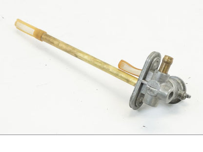 Höger sida på Bensinkran från en KTM 625 SC SM -2002 motorcykel.