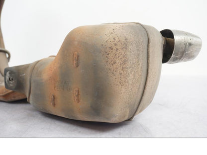 Snett uppifrån på Avgassystem från en Yamaha XJ 6 -2012 motorcykel.