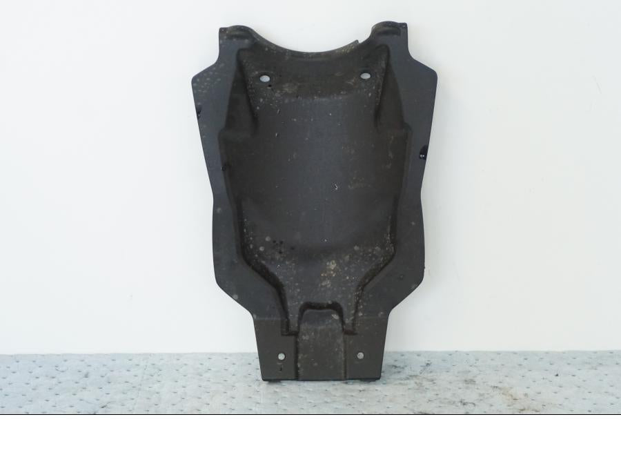 Framsidan på Undertail från en Suzuki GSX 1300 BK -2008 motorcykel.