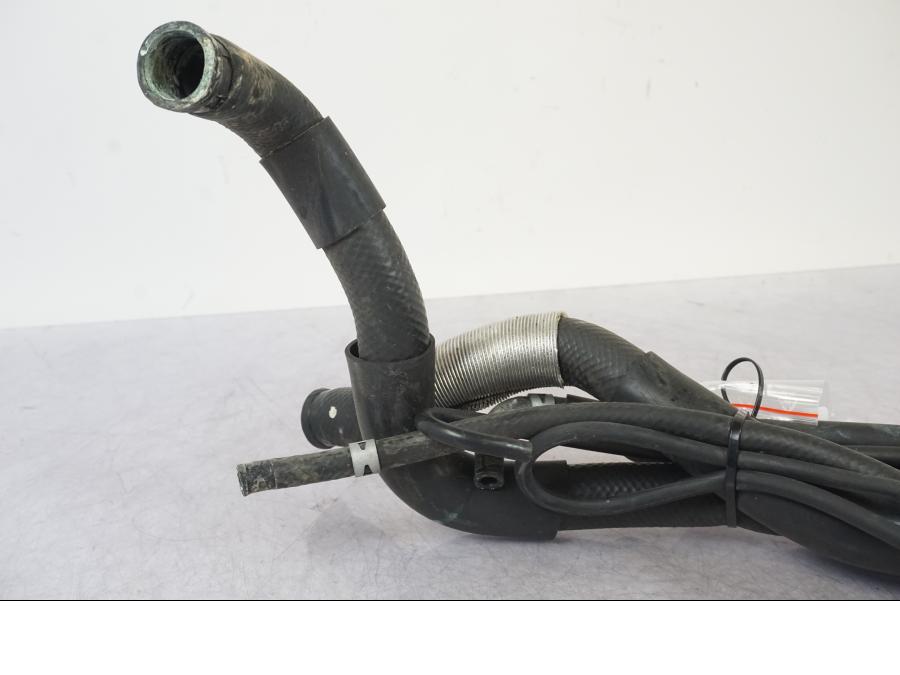 Extrabild1 på Vattenkyl Slang Set från en Suzuki GSX 1300 RX -1999 motorcykel.