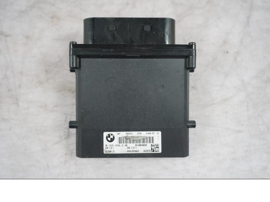 Framsidan på ESA Control Unit från en BMW S 1000 XR -2019 motorcykel.