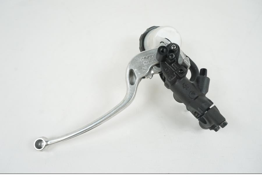 Vänster sida på Bromshuvudcylinder från en Yamaha MT-09 Tracer -2021 motorcykel.