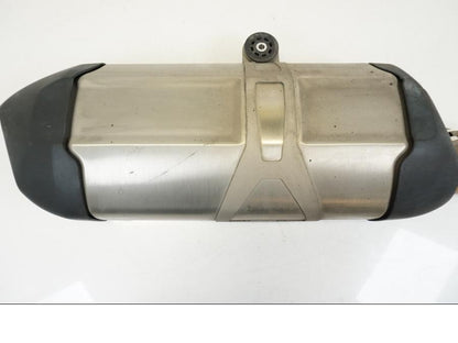 Snett uppifrån på Ljuddämpare från en BMW R 1250 GS -2019 motorcykel.