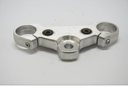 Baksidan på Gaffelkrona från en Suzuki VZ 800 -1998 motorcykel.