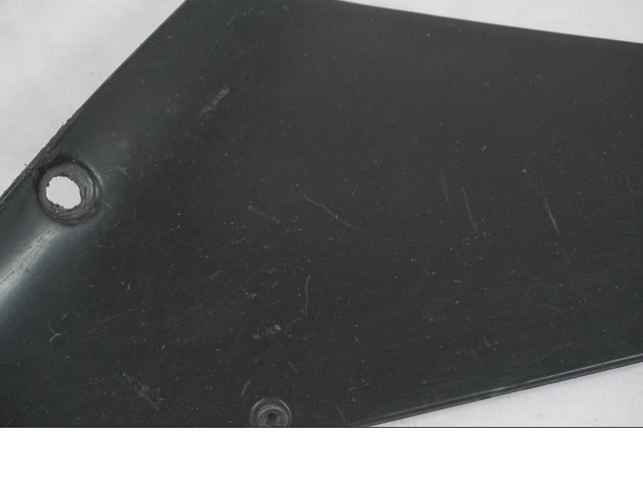 Baksidan på Innerpanel från en Aprilia RS 125 -2000 motorcykel.