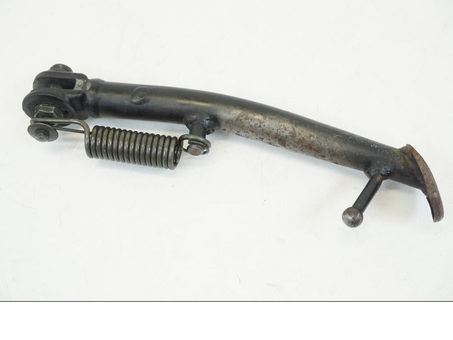 Framsidan på Sidostöd från en Honda CB 750 -2002 motorcykel.