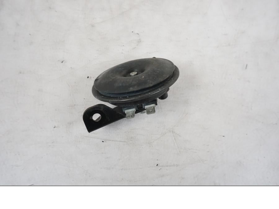 Baksidan på Signalhorn / Tuta från en KTM 790 Duke -2018 motorcykel.