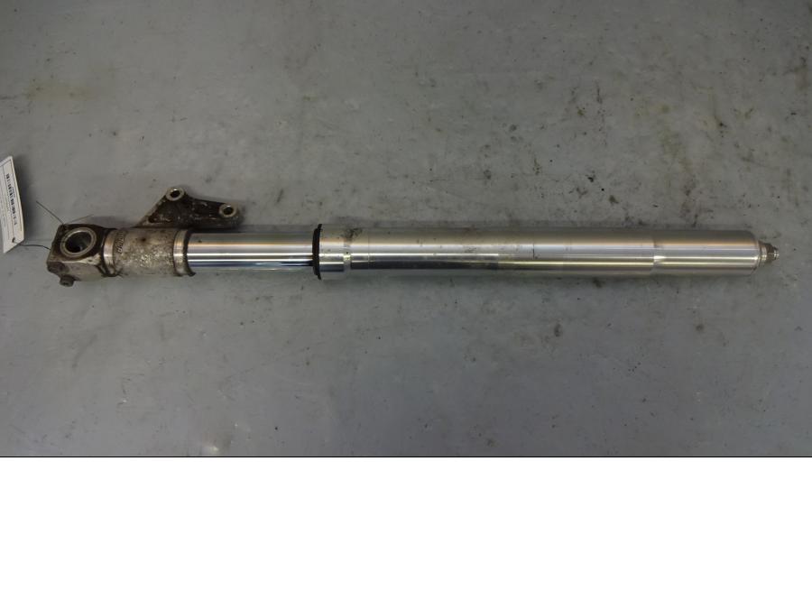 Baksidan på Gaffelben från en Ducati ST2 -2001 motorcykel.