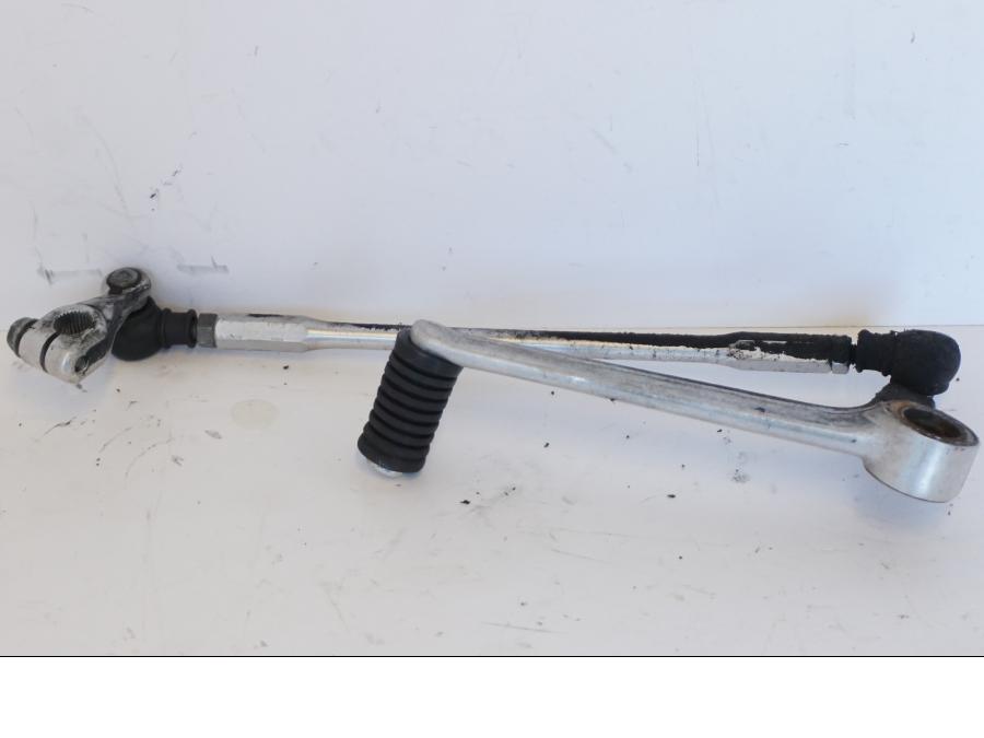 Vänster sida på Växelpedal från en Honda CBR 900 RR -2001 motorcykel.