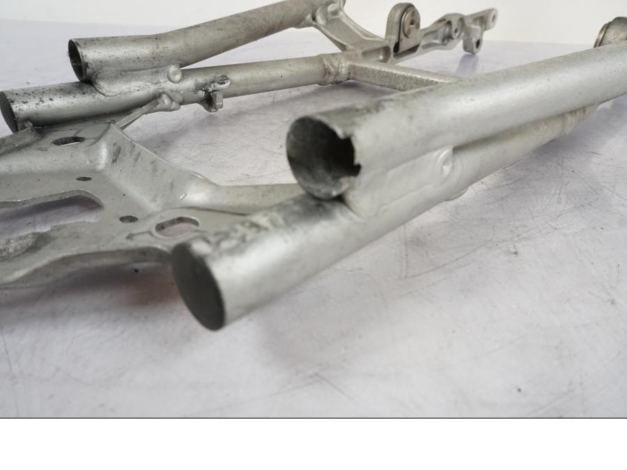 Snett nerifrån på Bakram från en KTM 990 Super Duke -2006 motorcykel.