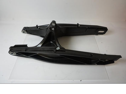 Framsidan på Sving från en KTM 790 Duke -2020 motorcykel.