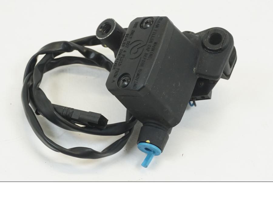 Baksidan på Kopplingshuvudcylinder från en Ducati Scrambler 800 -2022 motorcykel.