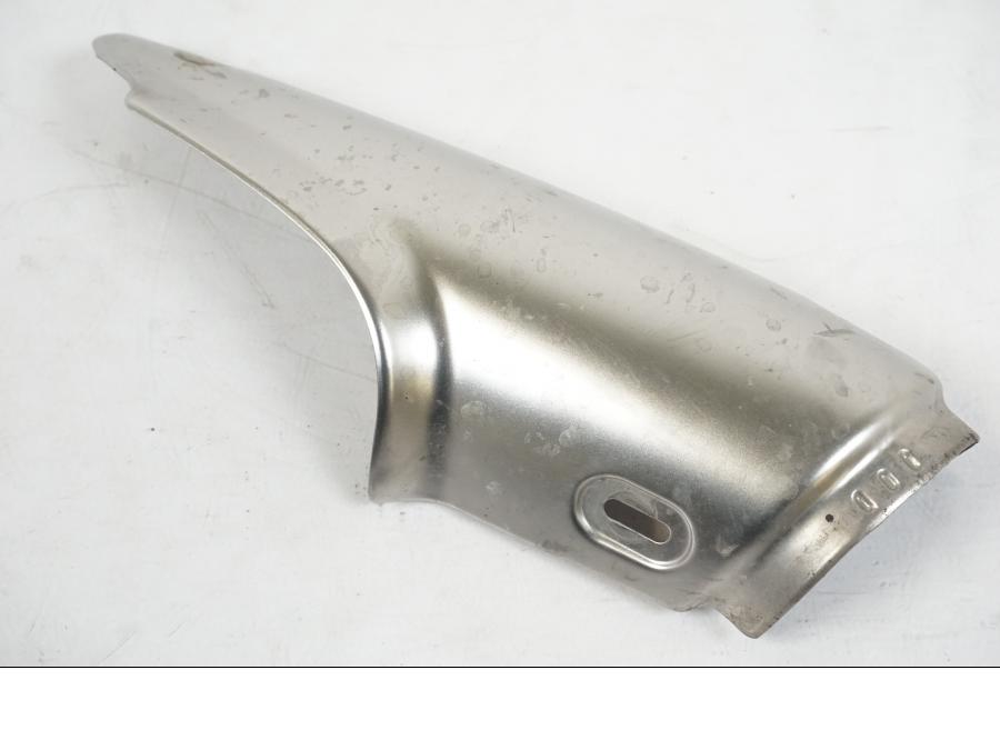 Baksidan på Värmeskydd från en BMW R 1250 GS -2021 motorcykel.