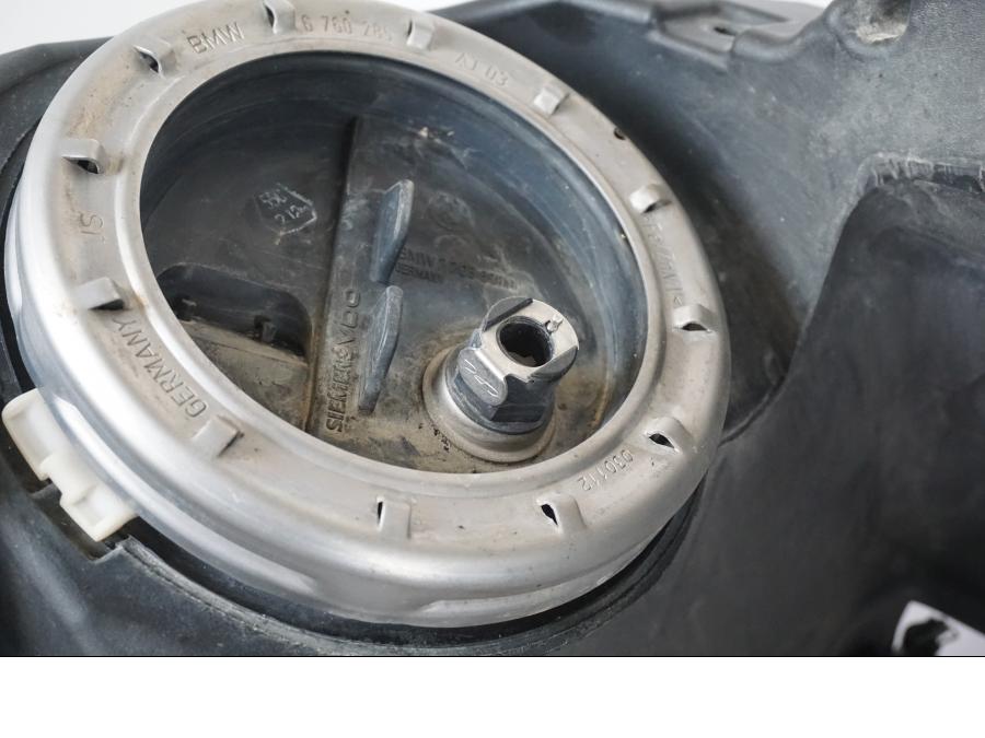 Extrabild1 på Bensintank från en BMW R 1200 GSA -2012 motorcykel.