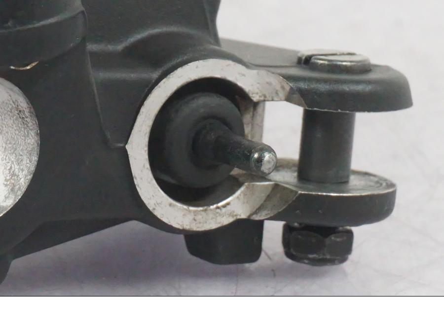 Snett uppifrån på Bromshuvudcylinder från en Yamaha MT-09 -2016 motorcykel.