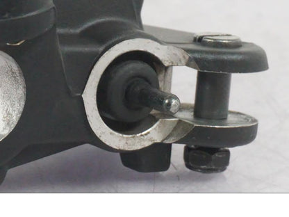 Snett uppifrån på Bromshuvudcylinder från en Yamaha MT-09 -2016 motorcykel.