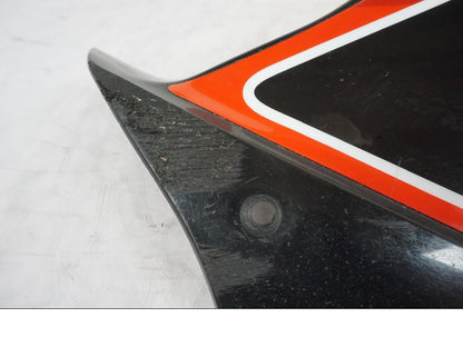 Höger sida på Magkåpa från en Yamaha YZF-R 125 -2008 motorcykel.