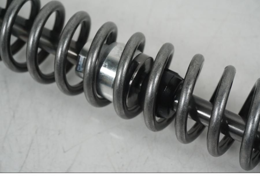 Snett uppifrån på Gaffelben från en Yamaha YZF 1000 R1 -2006 motorcykel.