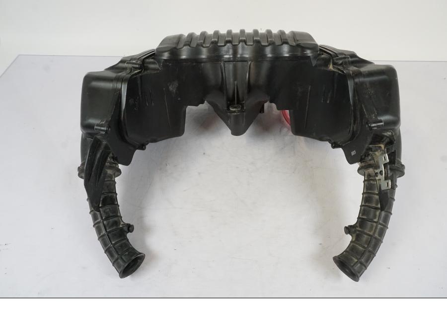 Snett uppifrån på Luftburk från en Honda CRF 1000 Africa Twin -2016 motorcykel.