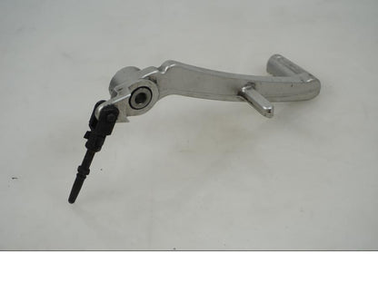 Höger sida på Bromspedal från en BMW F 800 ST -2008 motorcykel.