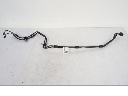 Framsidan på Bromsledning från en H-D Softail Sport Glide FLSB -2022 motorcykel.