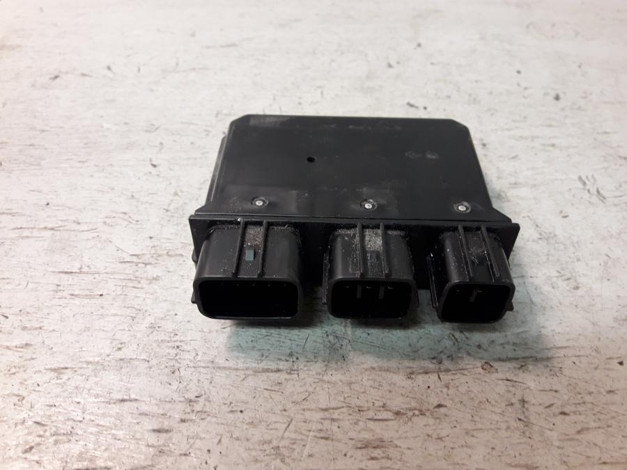 Framsidan på Relä från en Kawasaki GTR 1400 -2012 motorcykel.