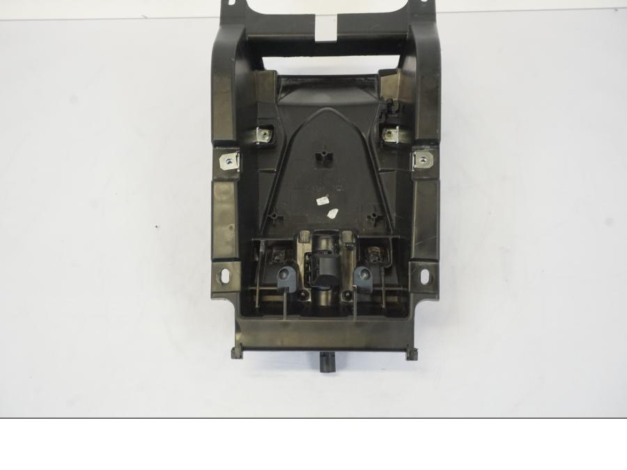 Vänster sida på Undertail från en BMW S 1000 XR -2019 motorcykel.