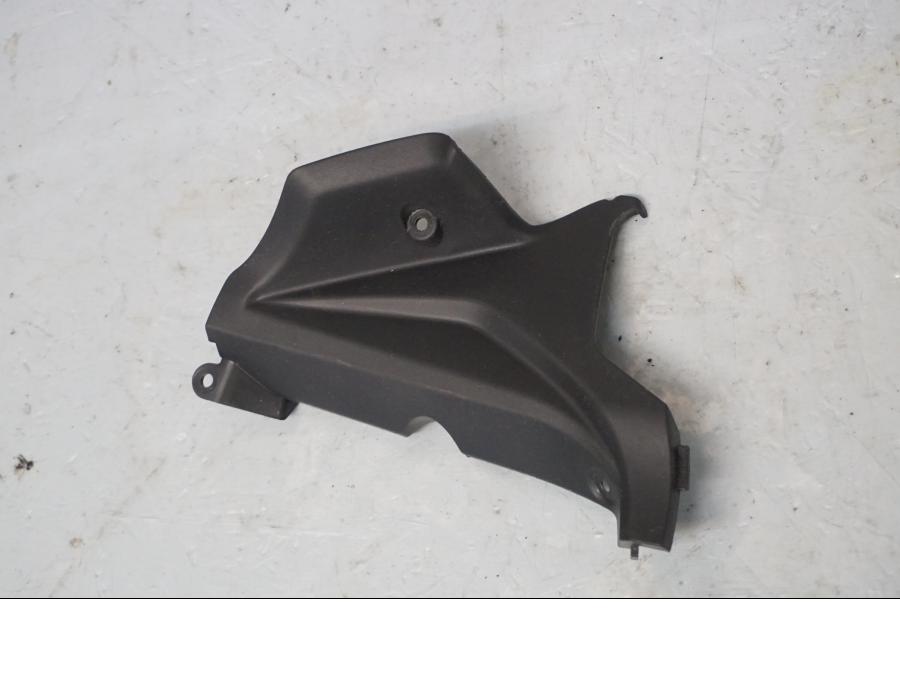 Framsidan på Toppkåpsinsida från en Aprilia Tuono V4R -2018 motorcykel.