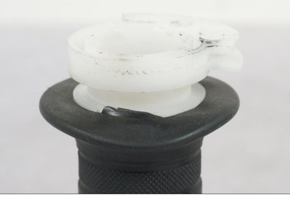 Baksidan på Handtag från en Suzuki GSX 1300 RX -1999 motorcykel.