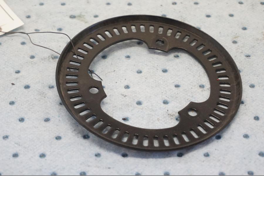 Baksidan på ABS krans från en Kawasaki Z 650 ABS -2020 motorcykel.