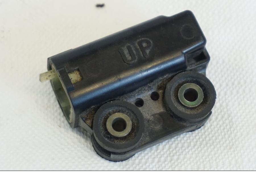 Framsidan på Tilt Sensor från en Yamaha YZF R6 -2006 motorcykel.