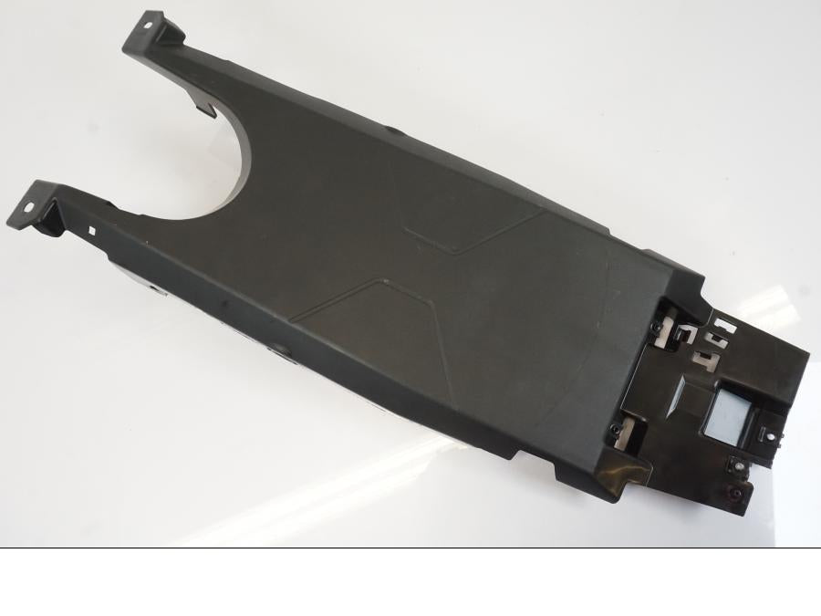 Extrabild2 på Undertail från en Triumph Trident -2021 motorcykel.