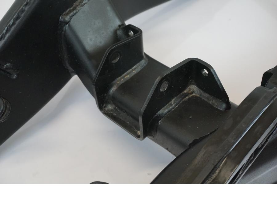 Snett uppifrån på Sving från en Triumph Trident -2021 motorcykel.