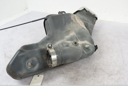 Snett nerifrån på Ljuddämpare från en Honda CBR 1000 RR -2010 motorcykel.