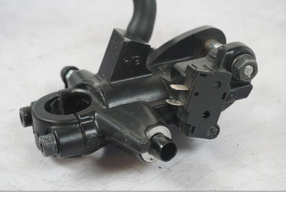 Baksidan på Kopplingshuvudcylinder från en Kawasaki ZZ-R 1400 -2009 motorcykel.