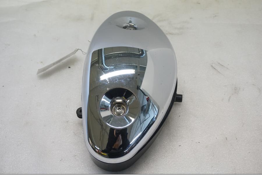 Baksidan på Luftburk från en Suzuki VL 800 -2004 motorcykel.