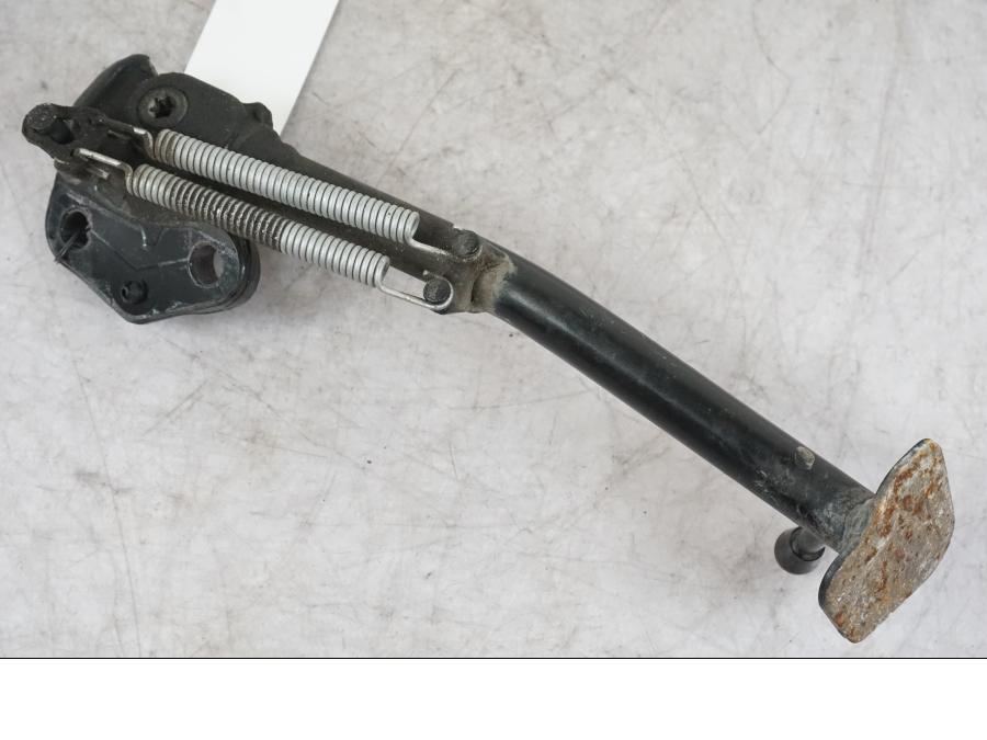 Snett nerifrån på Sidostöd från en BMW K 1600 GTL -2015 motorcykel.