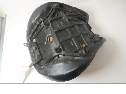 Höger sida på Sadel från en Kawasaki VN 2000 -2006 motorcykel.