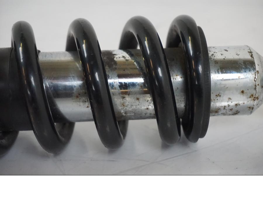 Vänster sida på Stötdämpare från en BMW F 650 CS -2002 motorcykel.