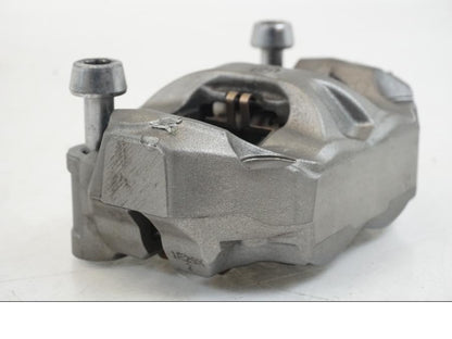 Snett uppifrån på Bromsok från en Triumph Speed Triple -2021 motorcykel.