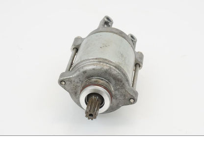 Höger sida på Startmotor från en Suzuki GSX-R 1000 -2007 motorcykel.