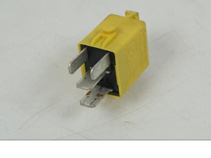 Extrabild1 på Relä från en BMW F 650 CS -2002 motorcykel.