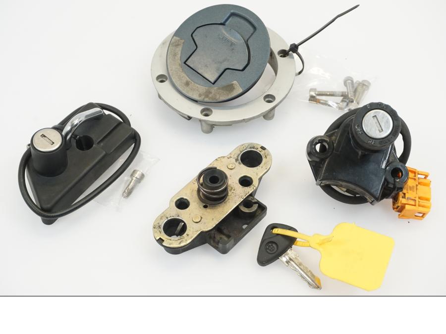 Framsidan på Låssats från en BMW R 1150 R -2002 motorcykel.