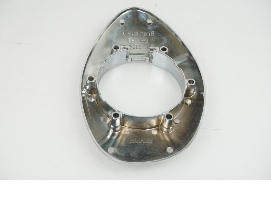 Vänster sida på Bensintankdekor från en BMW R 1200 C -2003 motorcykel.