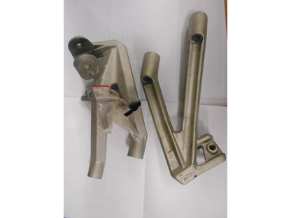 Baksidan på Fotpinnefäste från en KTM RC8 -2008 motorcykel.